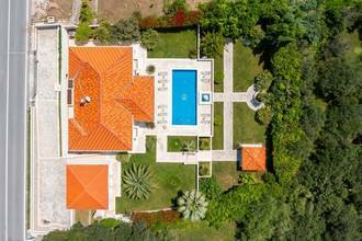 Thumbnail von Stilvolle Luxusvilla mit Panorama-Meerblick