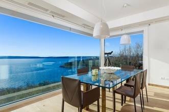Thumbnail von Moderne Villa am Meer in Panorama-Lage