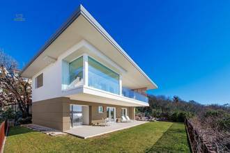 Thumbnail von Moderne Villa am Meer in Panorama-Lage