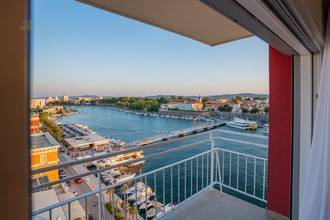 Thumbnail von Modern apartment in an extraordinary location directly by the sea