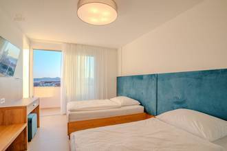 Thumbnail von Modern apartment in an extraordinary location directly by the sea
