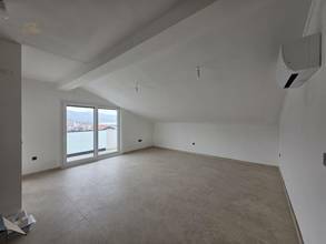 Thumbnail von Neue Dachgeschosswohnung mit Meerblick