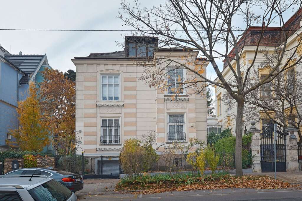 Thumbnail von Exceptional opportunity! Exclusive Gründerzeit villa in the cottage district