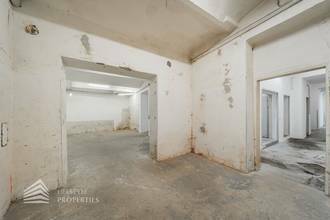 Thumbnail von Spacious 3-room office with large storage rooms and private driveway, near Landstraße