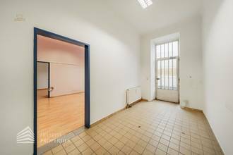 Thumbnail von Spacious 3-room office with large storage rooms and private driveway, near Landstraße