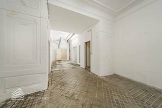 Thumbnail von Spacious 3-room office with large storage rooms and private driveway, near Landstraße