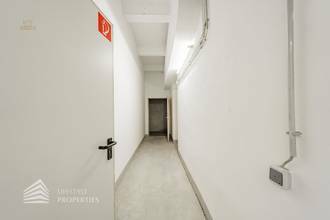 Thumbnail von Spacious 3-room office with large storage rooms and private driveway, near Landstraße