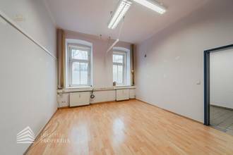 Thumbnail von Spacious 3-room office with large storage rooms and private driveway, near Landstraße