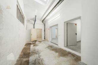 Thumbnail von Spacious 3-room office with large storage rooms and private driveway, near Landstraße