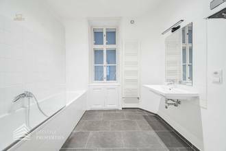 Thumbnail von Grosszügige helle 2-Zimmer Altbau-Wohnung in zentraler Lage