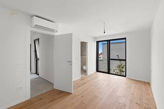 Thumbnail von Modern new-build apartment with sea view