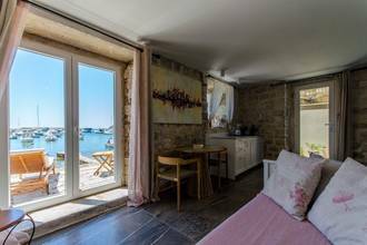 Thumbnail von Charming stone house directly on the beach