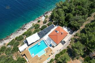 Thumbnail von Mediterranes Haus in außergewöhnlicher Lage direkt am Meer, Insel Hvar