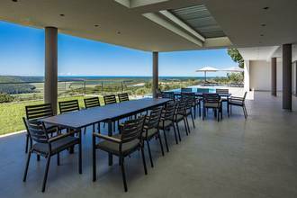 Thumbnail von Luxury villa with infinity pool and sea view in a quiet location
