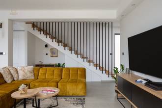 Thumbnail von Modern villa with swimming pool and panoramic view of the city and sea