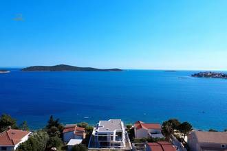 Thumbnail von Modern new-build villa in the first row to the sea, Rogoznica region