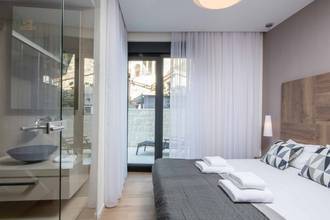 Thumbnail von Modern apartment directly by the sea with a community pool