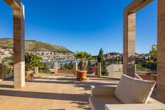 Thumbnail von Luxurious penthouse with rooftop swimming pool
