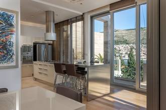 Thumbnail von Luxurious penthouse with rooftop swimming pool
