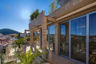 Thumbnail von Luxurious penthouse with rooftop swimming pool