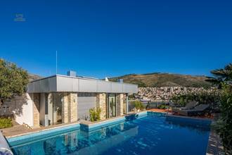 Thumbnail von Luxurious penthouse with rooftop swimming pool