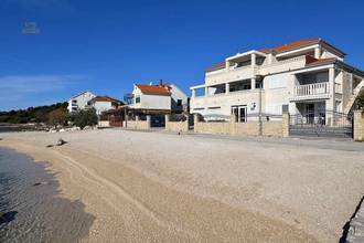 Thumbnail von Mediterrane Villa direkt am Strand