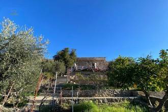 Thumbnail von Bungalow for renovation - attractive location, Trogir region