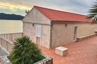 Thumbnail von Mediterranean villa in the first row to the seafront, Dubrovnik region