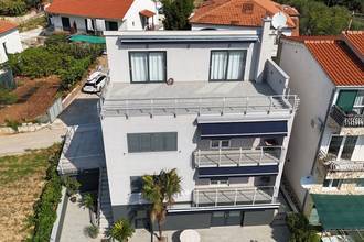 Thumbnail von Apartment building directly at the harbor