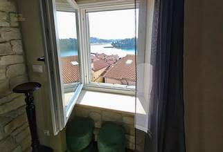 Thumbnail von Charmante Dachgeschosswohnung mit Galerie und schönem Meerblick