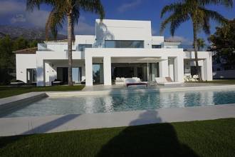 Thumbnail von Luxus-Villa in Sierra Blanca R2560847