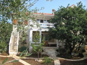 Thumbnail von House with a beautiful sea view in a small village on Pag