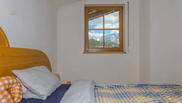 Thumbnail von Main residence with Kaiser view in sunny peaceful location