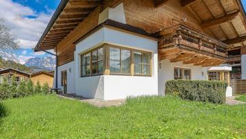 Thumbnail von Main residence with Kaiser view in sunny peaceful location