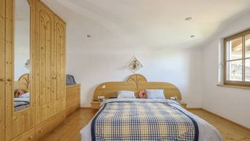 Thumbnail von Main residence with Kaiser view in sunny peaceful location