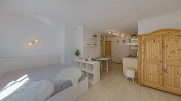 Thumbnail von Main residence with Kaiser view in sunny peaceful location