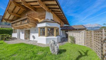 Thumbnail von Main residence with Kaiser view in sunny peaceful location