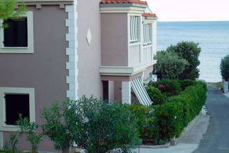 Thumbnail von Apartment building with four apartments near the sea