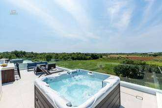 Thumbnail von Moderne Villa mit Swimmingpool und Dachterrasse, Region Porec