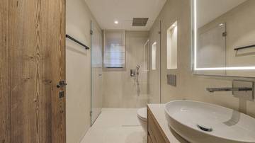 Thumbnail von Luxury garden apartment with pool in an absolutely prime location