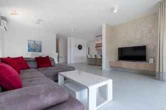 Thumbnail von Modern villa with pool and sea view