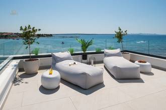 Thumbnail von Modern luxury villa directly by the sea, Zadar region