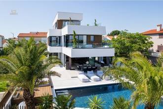 Thumbnail von Modern luxury villa directly by the sea, Zadar region