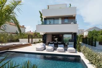 Thumbnail von Modern luxury villa directly by the sea, Zadar region