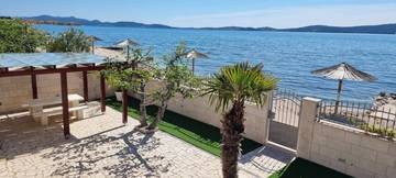 Thumbnail von House directly on the seafront