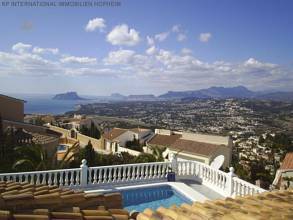***Moderne Villa mit Pool und Meerblick - Zentral gelegen in Benitachell***