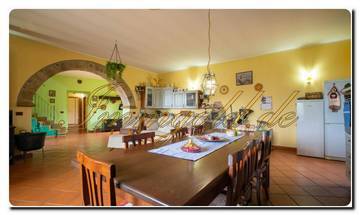 Thumbnail von North Sicily super villa on approximately 20,000 m² of land, park-like garden, view of the Aeolian Islands, olive groves, and a fantastic sea view.