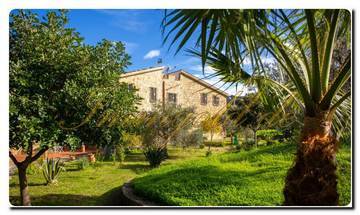 Thumbnail von North Sicily super villa on approximately 20,000 m² of land, park-like garden, view of the Aeolian Islands, olive groves, and a fantastic sea view.