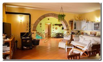 Thumbnail von North Sicily super villa on approximately 20,000 m² of land, park-like garden, view of the Aeolian Islands, olive groves, and a fantastic sea view.
