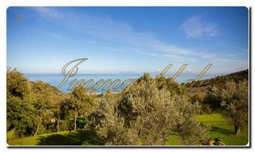 Thumbnail von North Sicily super villa on approximately 20,000 m² of land, park-like garden, view of the Aeolian Islands, olive groves, and a fantastic sea view.